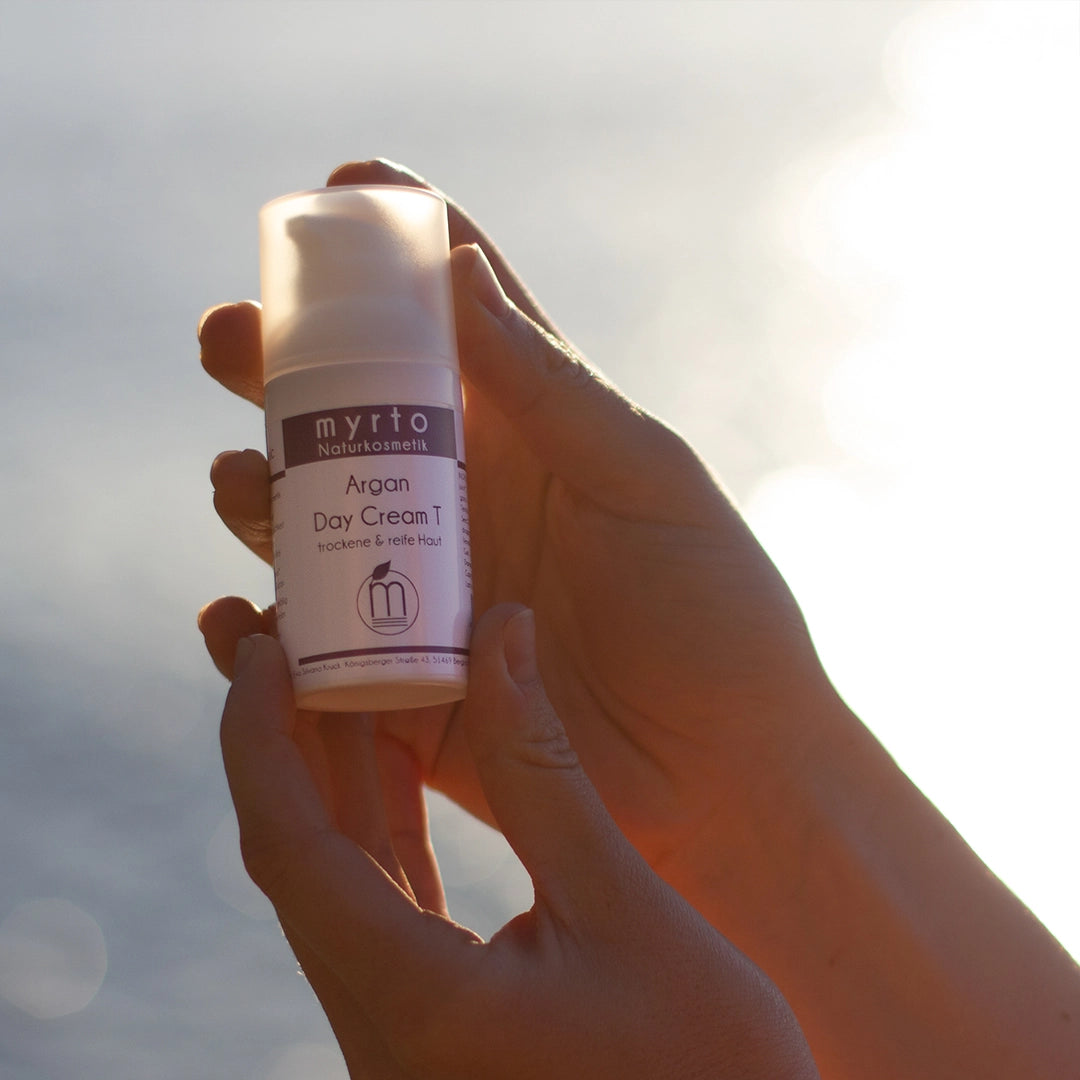 Argan Gesichtscreme bei trockener und empfindlicher Haut ohne Emulgatoren | für eine starke Hautbarriere | myrto Naturkosmetik