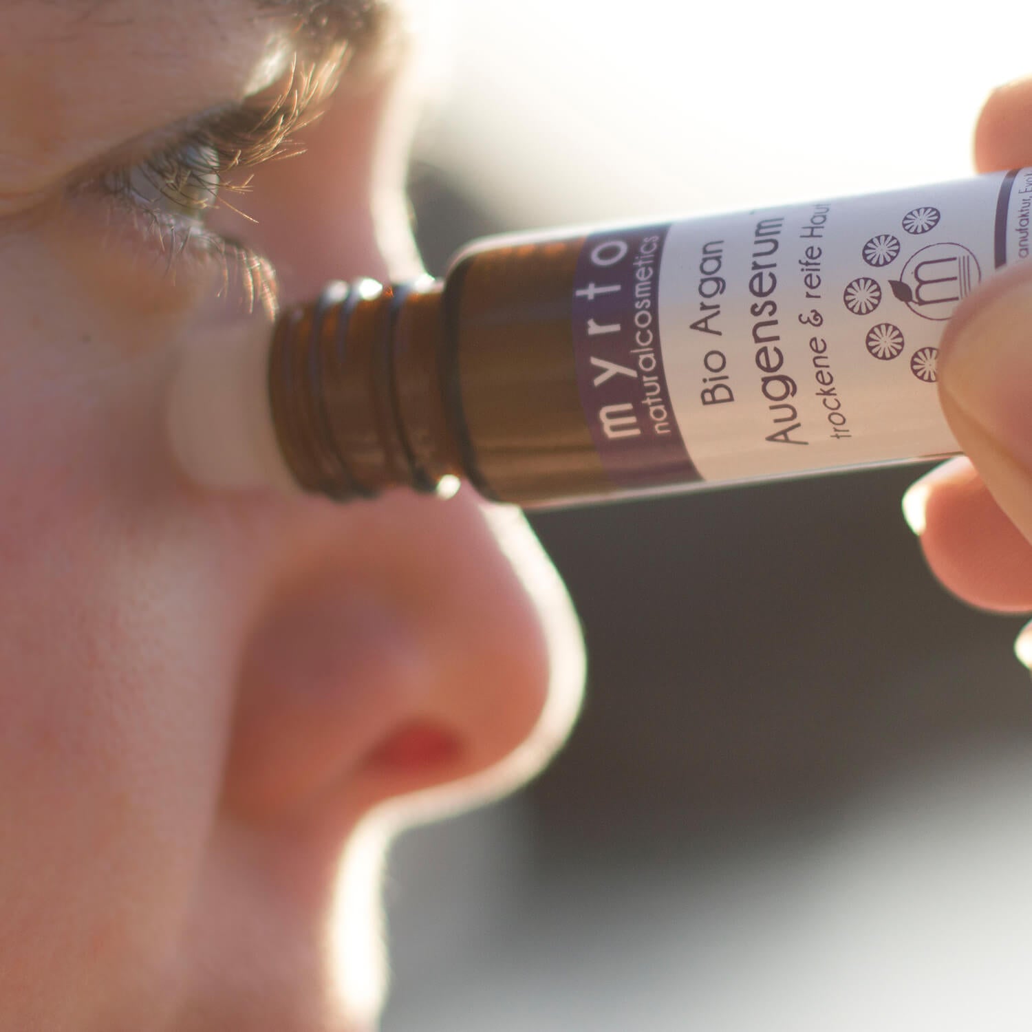 Anwendung Bio Argan Augenserum| myrto Naturkosmetik