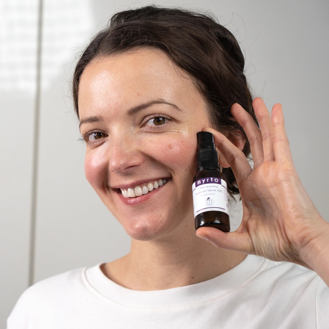 Deep Hydrating Hyaluron Serum 300 - tiefenwirksame Feuchtigkeit mit multimolekularer Hyaluronsäure